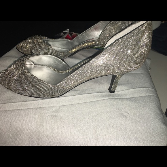 Shoes - Picture 5 of 7